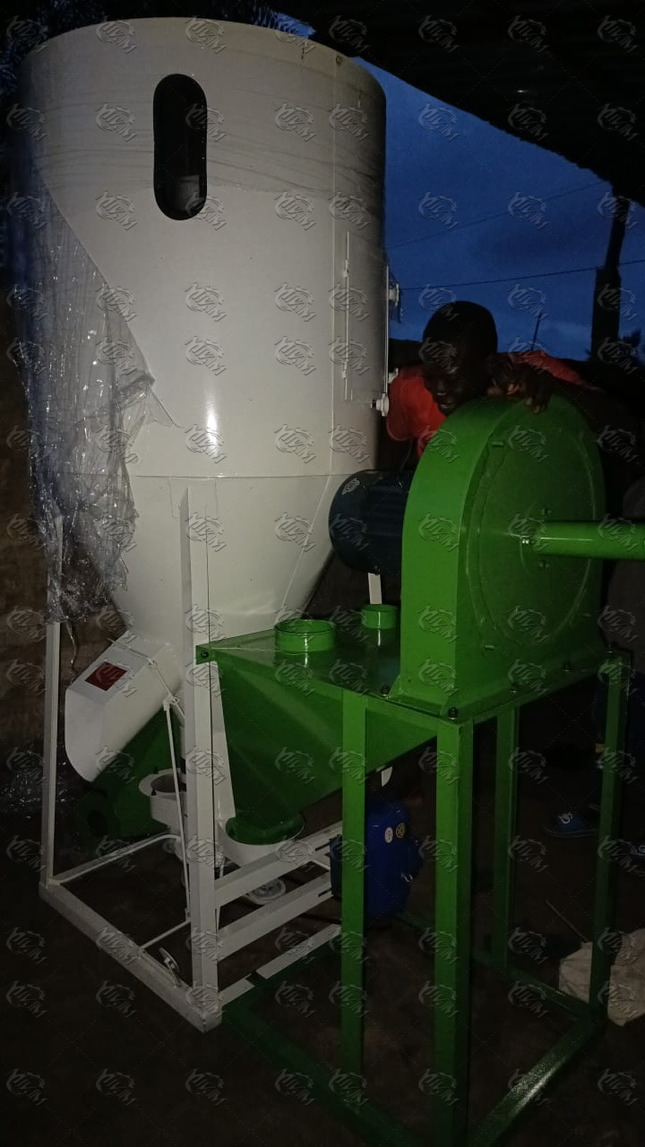 kasus perusahaan terbaru tentang Nigeria Customer Case: 300–350 kg/h Dry Type floating fish feed pellet extruder machine Successfully Delivered