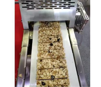 Efisiensi Tinggi Renyah Dipompa Snack Panggang Bar Cereal Bar Bar