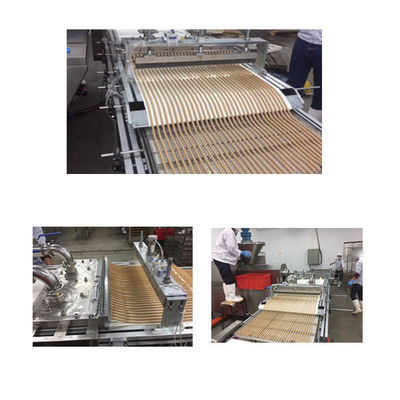 Itik segar Mest Sticks Makanan Hewan Extruder Machine 200-500kg / jam Stainless Steel Datar Munchy Jalur Snacks Membuat Mesin
