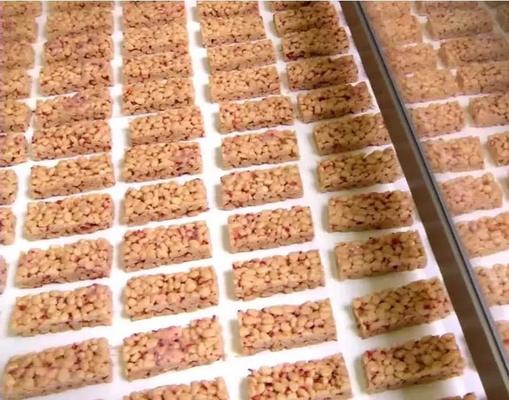 Kondisi baru Puffed sereal bar Membuat Mesin Cutting Line dengan Layar Sentuh