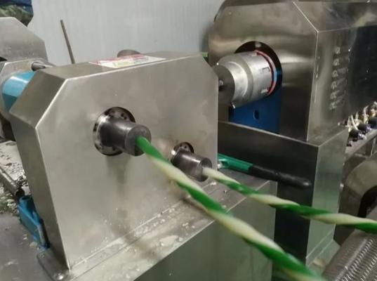 Sepenuhnya Automatic Dog Food Processing Equipment Pellet Extruder